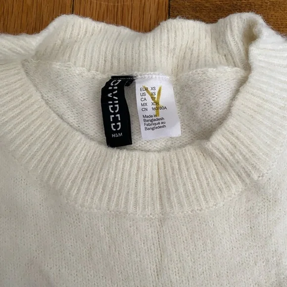 H&M Cream Fuzzy Cropped Sweater – Cozy Soft Knit – Size X-Small - Picture 2 of 6